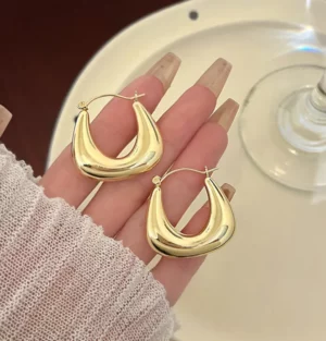 Simple U shaped Earrings