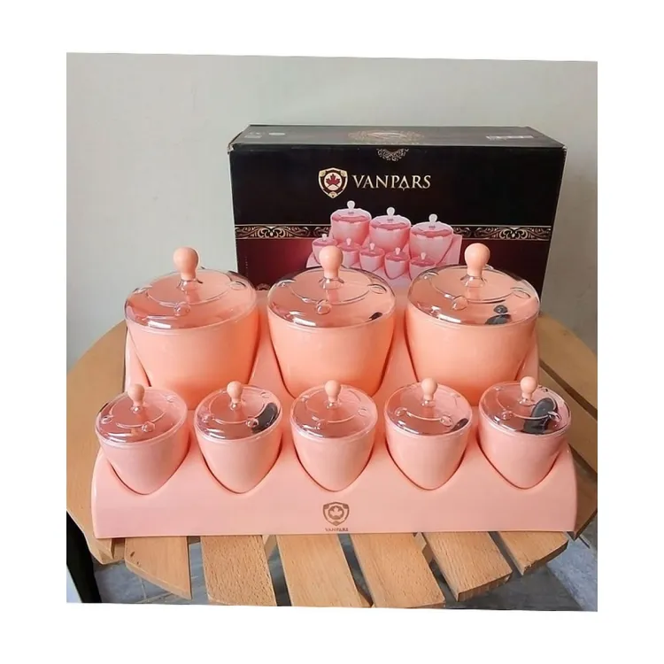 Spice Up Your Kitchen with a 8 Piece Stand in 4 Colors