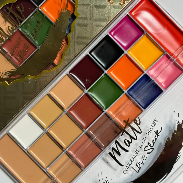 Love Sleek Matte Concealor Lip Palette
